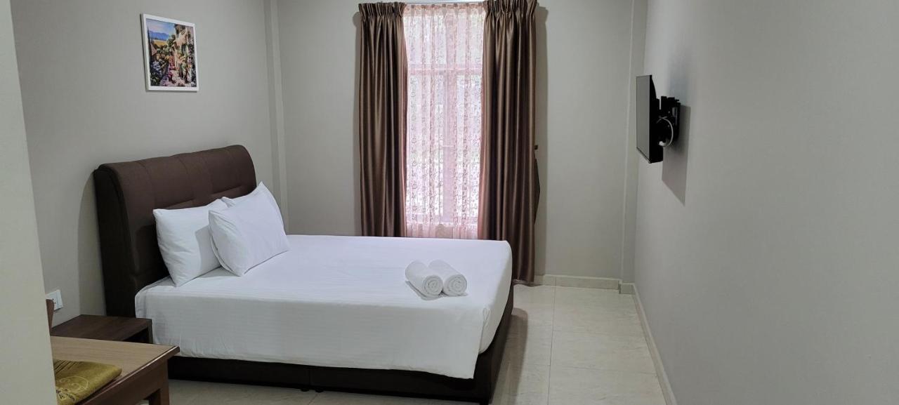 Hotel Shafura 3 Chukai Экстерьер фото