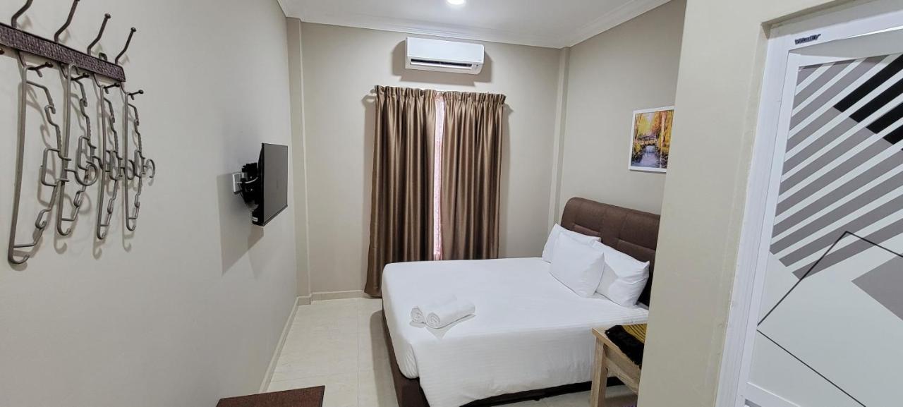 Hotel Shafura 3 Chukai Экстерьер фото