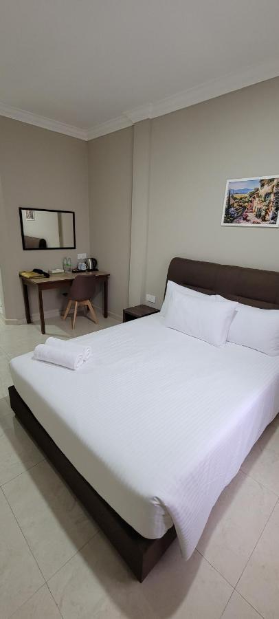 Hotel Shafura 3 Chukai Экстерьер фото