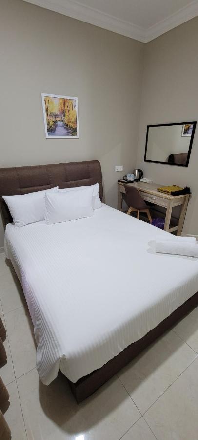 Hotel Shafura 3 Chukai Экстерьер фото