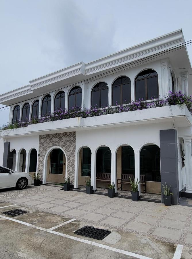 Hotel Shafura 3 Chukai Экстерьер фото